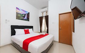 Reddoorz @ Jalan Danau Limboto